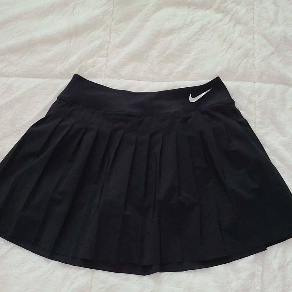 Nike Black Pleated Skirt